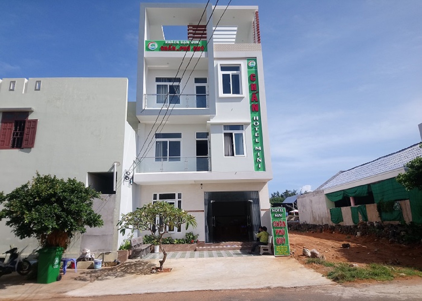 KHÁCH SẠN CHẤN – ĐẢO PHÚ QUÝ